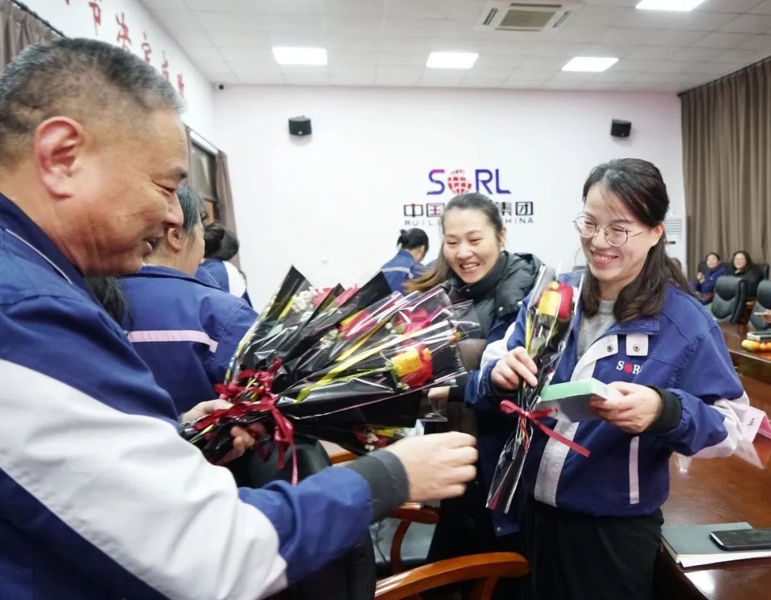 慶祝“三八”節(jié)！這場(chǎng)量身定制的座談會(huì)，綻放“她”風(fēng)采