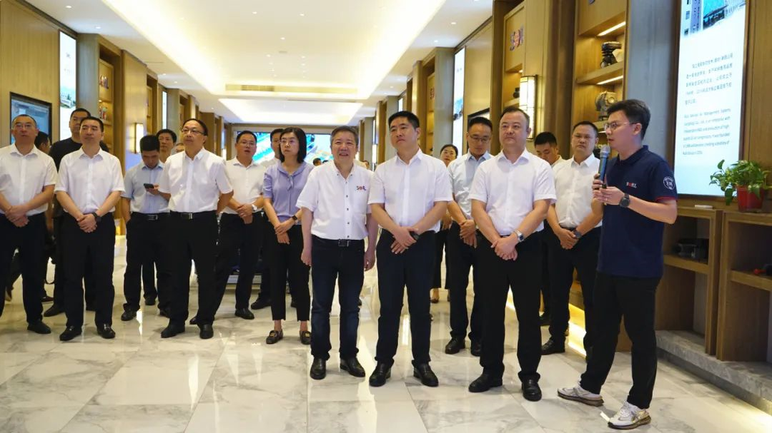 四川省南部縣縣長(zhǎng)尹成平一行來訪瑞立