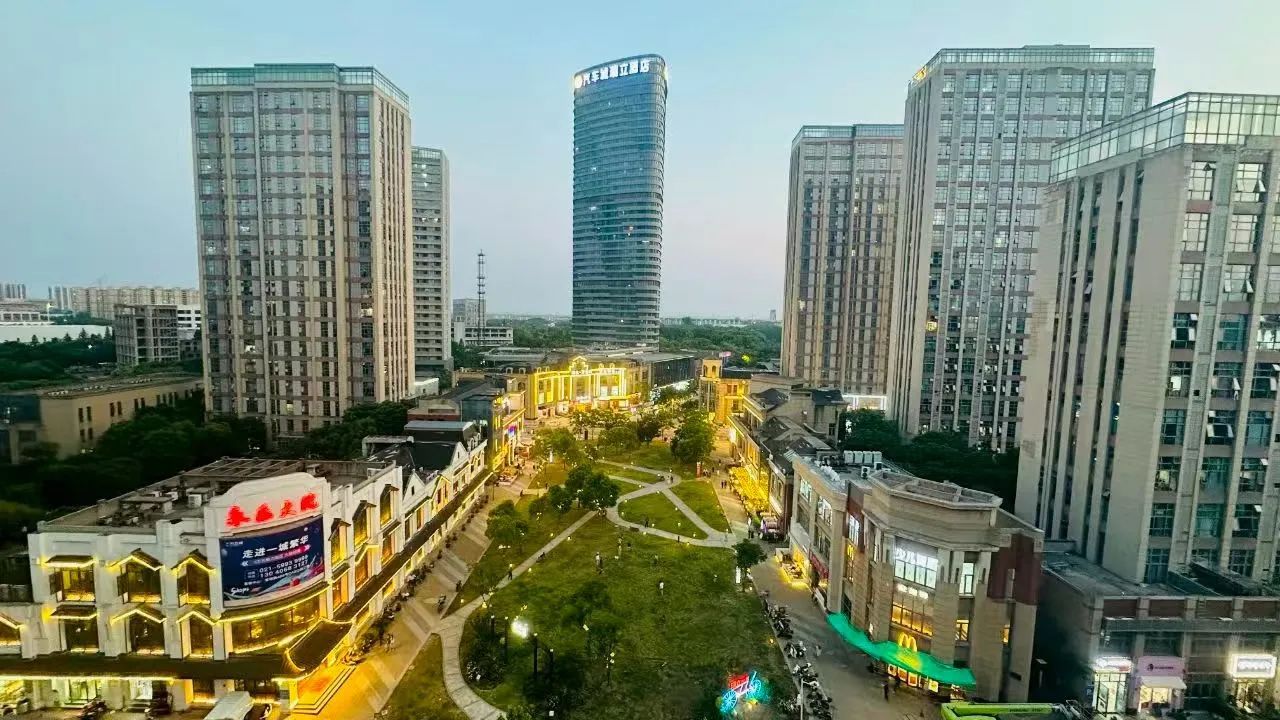 瑞立·萬(wàn)立城商業(yè)街 榮獲上海嘉定區(qū)首批“活力街區(qū)”稱號(hào)